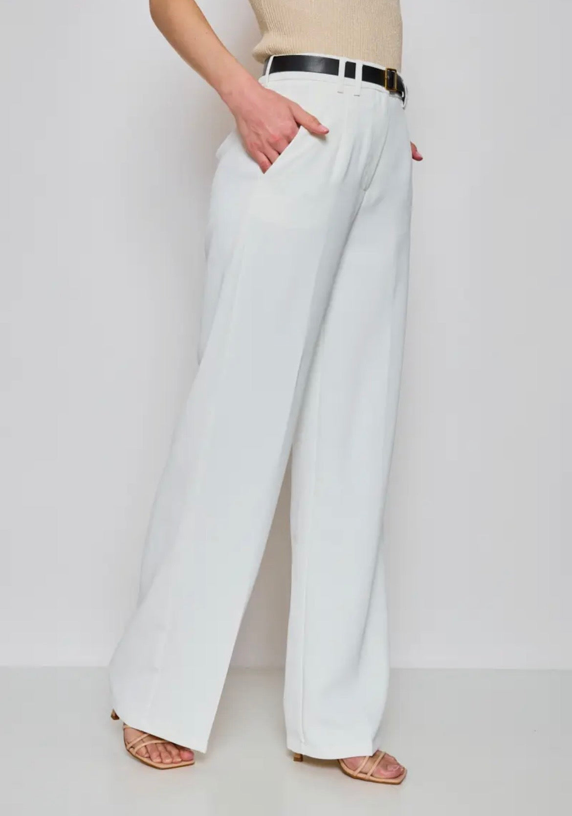 Pantalón detalle cinturón