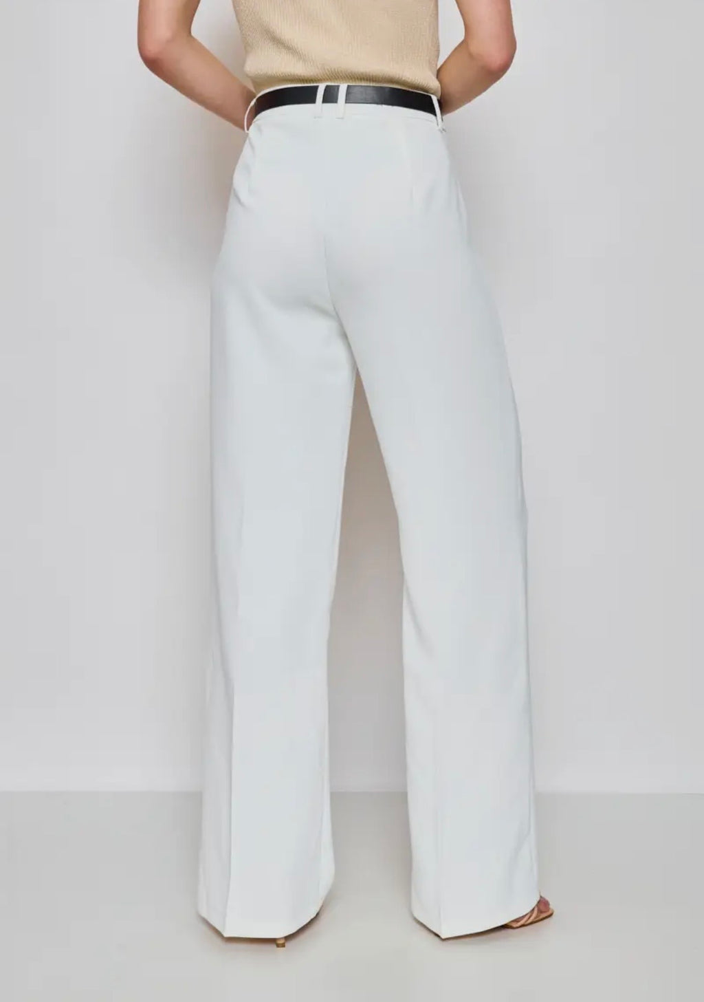Pantalón detalle cinturón