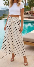 Falda modelo lunares