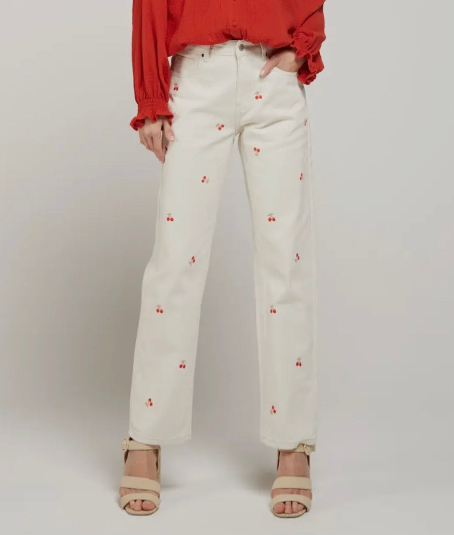 Denim cerezas bordadas
