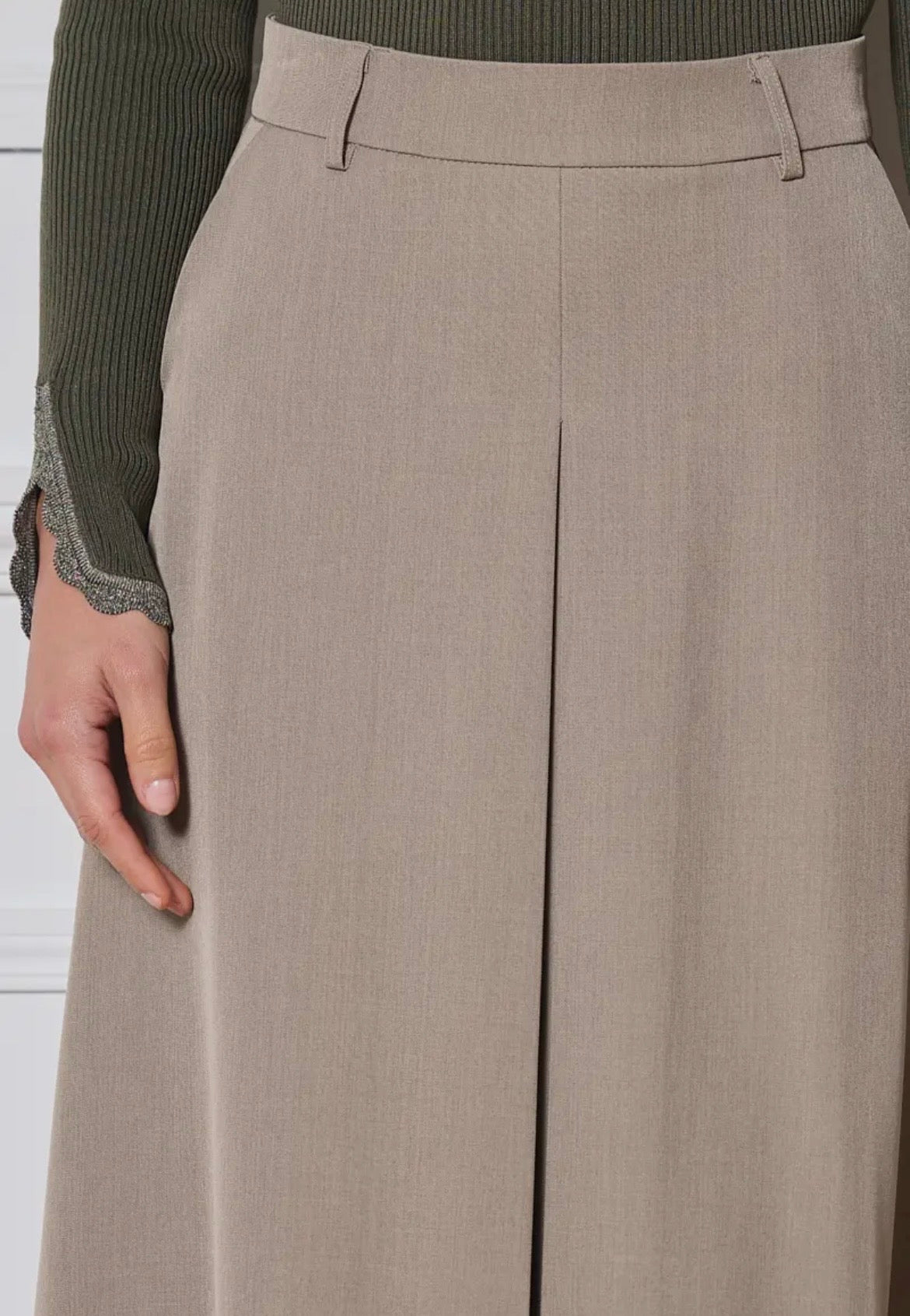 Falda midi