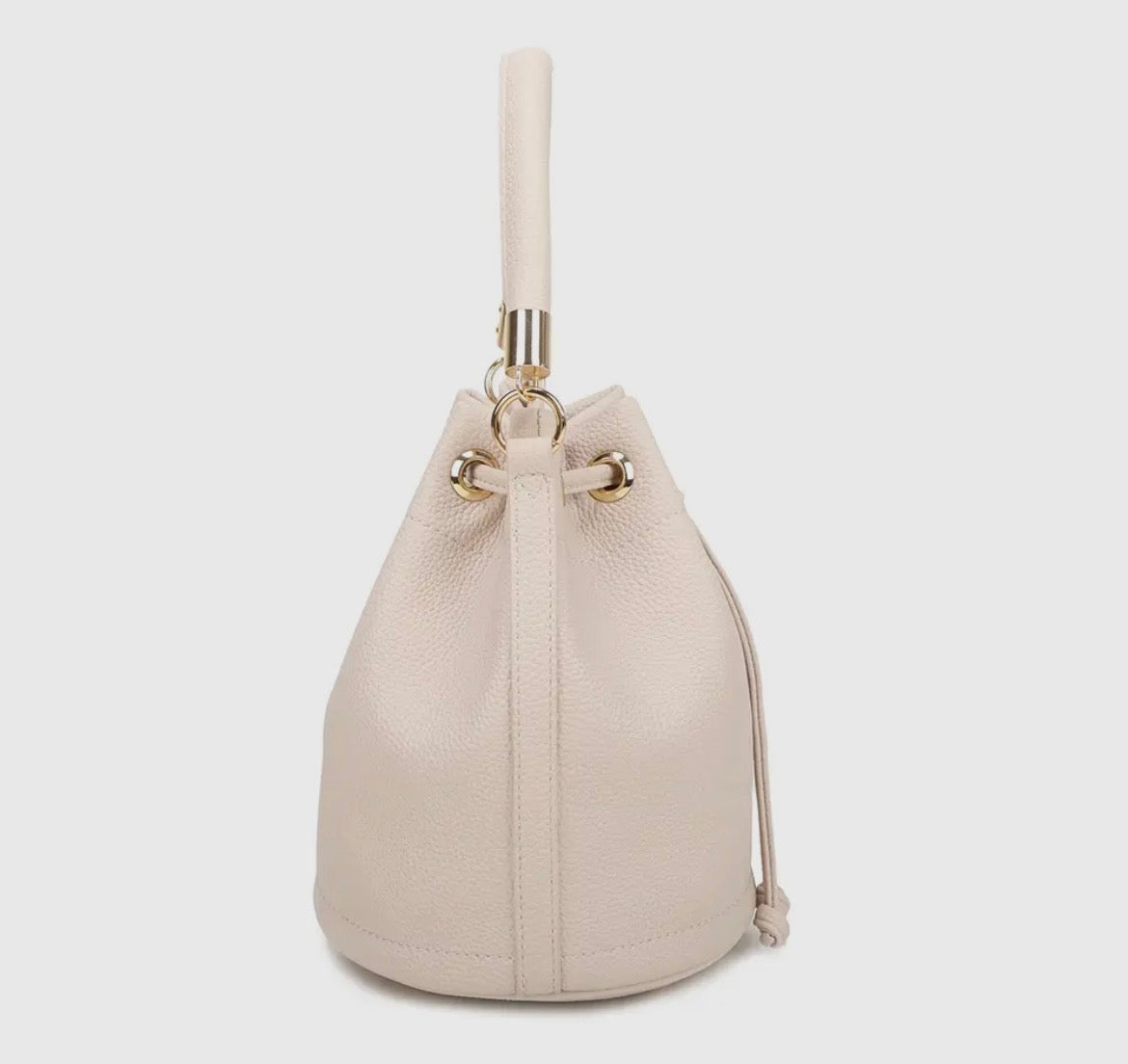 Bolso modelo Bucket